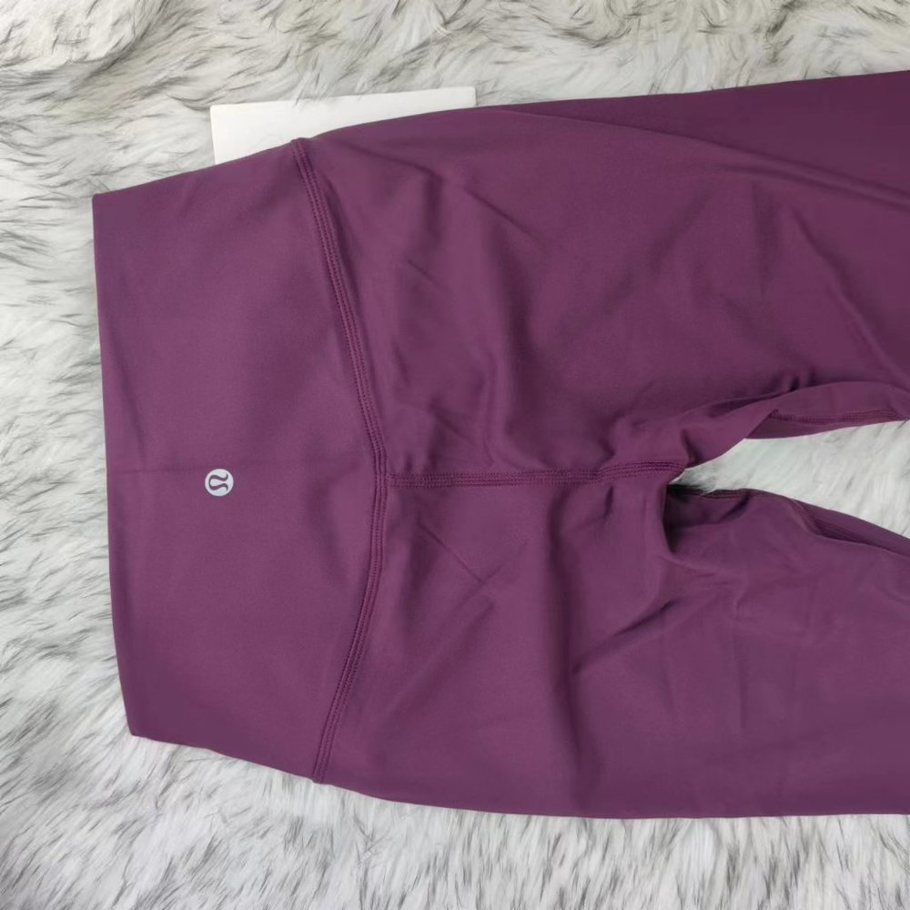 lululemon - Picture 3 of 7